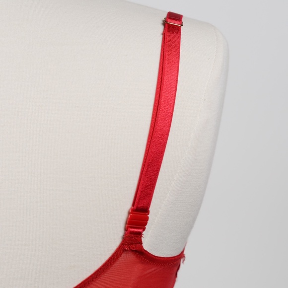 Victoria’s Secret Red Lace Bra 34C and House of Harlow Gold Hoops - Picture 7 of 10